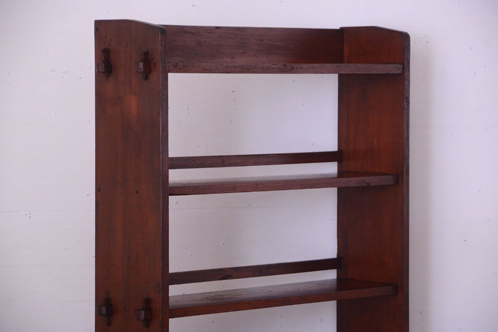 アンティーク家具　和製アンティーク　シンプルな古い木製の本棚(ブックシェルフ・飾り棚)