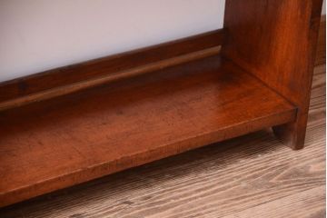 アンティーク家具　和製アンティーク　シンプルな古い木製の本棚(ブックシェルフ・飾り棚)