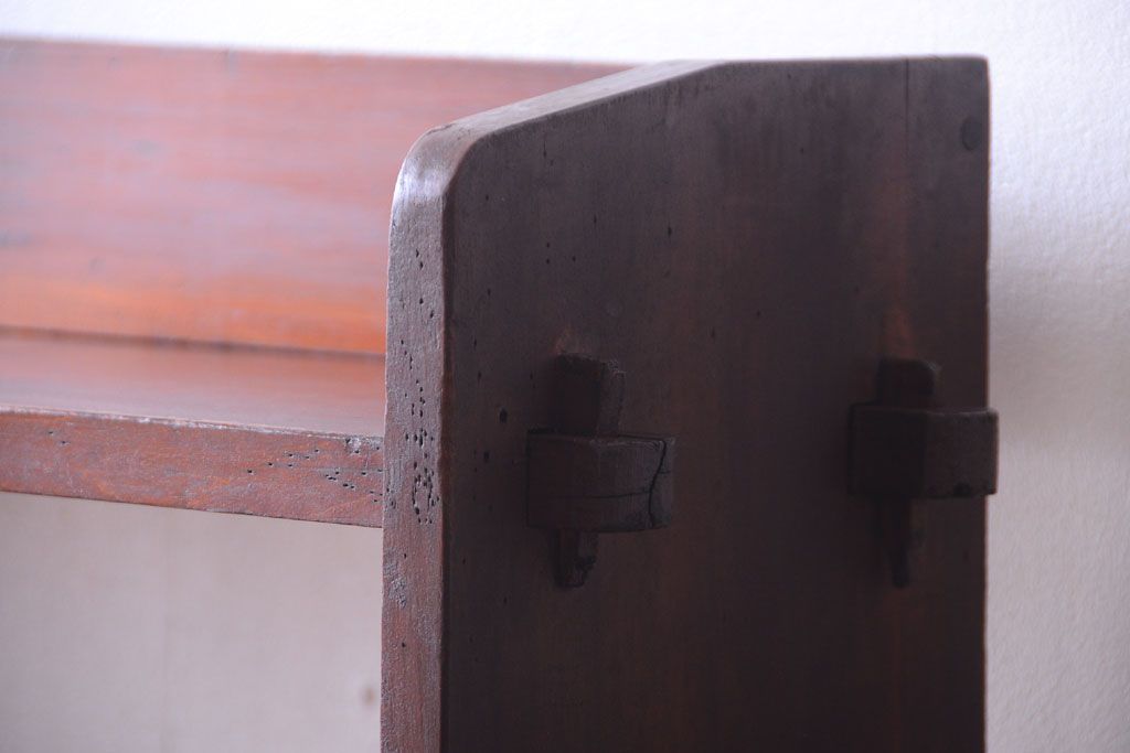 アンティーク家具　和製アンティーク　シンプルな古い木製の本棚(ブックシェルフ・飾り棚)