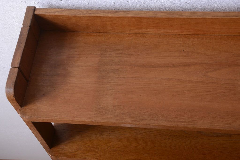 レトロ家具　和製アンティーク　レトロでシンプルな古い木製本棚(ブックシェルフ・飾り棚)