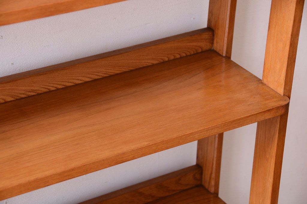 レトロ家具　和製アンティーク　レトロでシンプルな古い木製本棚(ブックシェルフ・飾り棚)