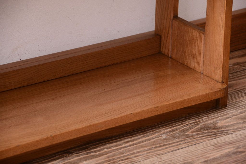 レトロ家具　和製アンティーク　レトロでシンプルな古い木製本棚(ブックシェルフ・飾り棚)