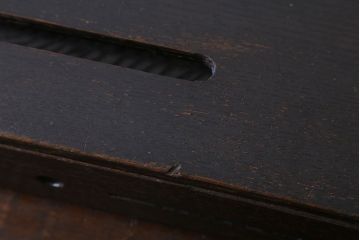 アンティーク雑貨　和製アンティーク　総栗材製の小振りな漆塗り収納箱