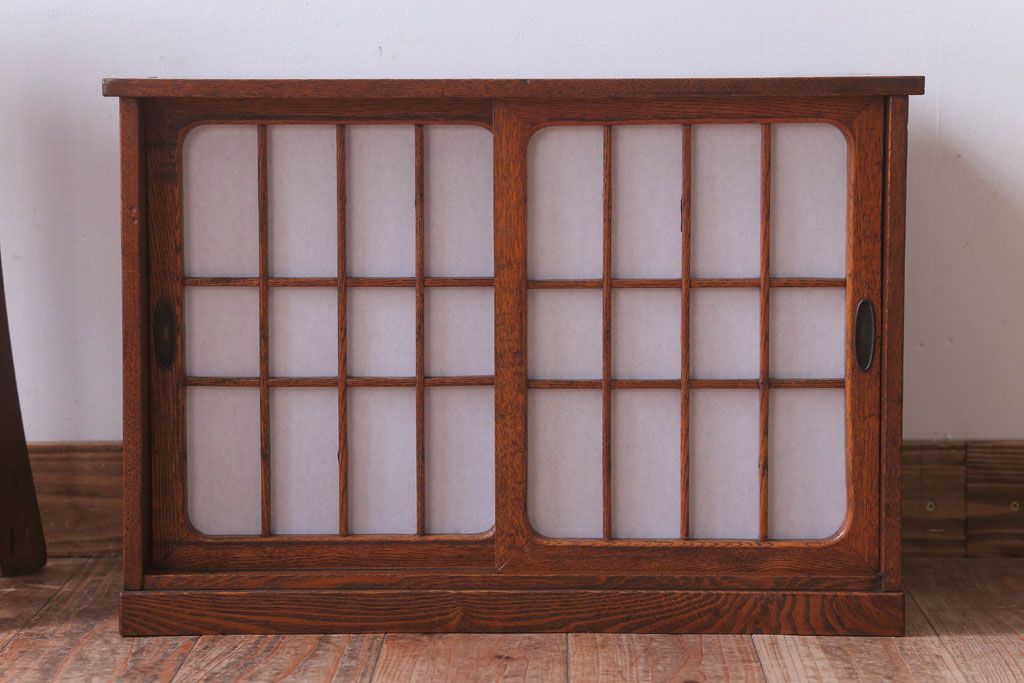 アンティーク家具　和製アンティーク　障子戸!古い木の小ぶりな戸棚