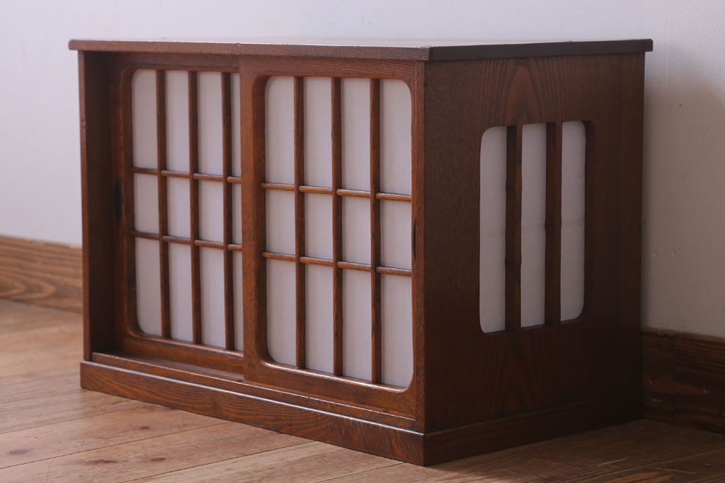 アンティーク家具　和製アンティーク　障子戸!古い木の小ぶりな戸棚