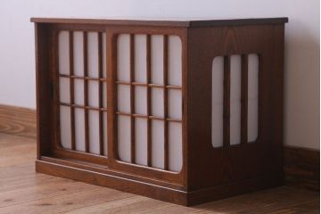 アンティーク家具　和製アンティーク　障子戸!古い木の小ぶりな戸棚