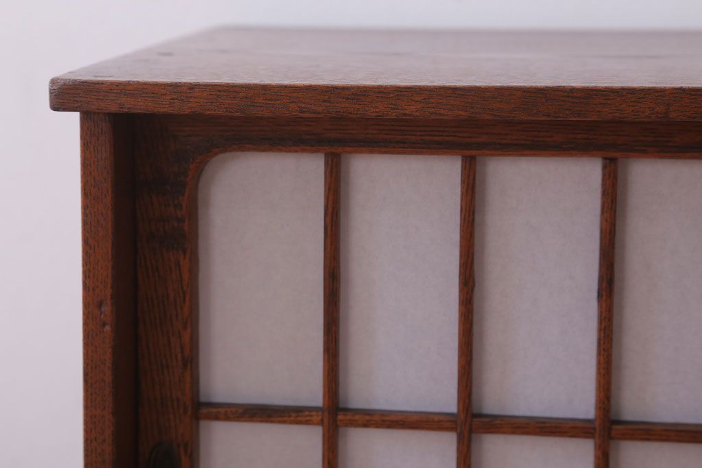 アンティーク家具　和製アンティーク　障子戸!古い木の小ぶりな戸棚