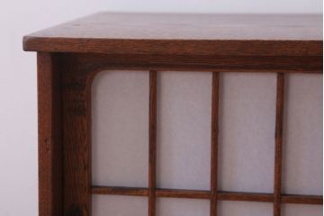 アンティーク家具　和製アンティーク　障子戸!古い木の小ぶりな戸棚