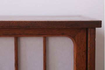 アンティーク家具　和製アンティーク　障子戸!古い木の小ぶりな戸棚