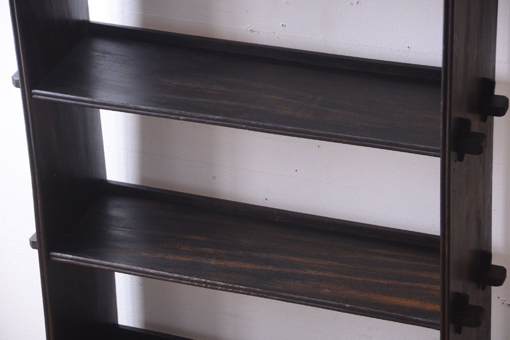 アンティーク家具　和製アンティーク　シンプルな古い木製の本棚(ブックシェルフ・飾り棚)(2)