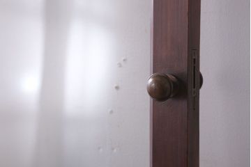 アンティーク　古い木製の折れ戸(折りたたみドア・フォールディングドア)(1)