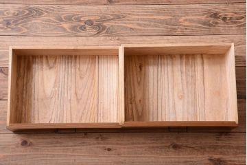 レトロ家具　昭和レトロ　古い木製のシンプルな飾り棚(茶棚)