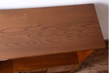 レトロ家具　昭和レトロ　古い木製のシンプルな飾り棚(茶棚)