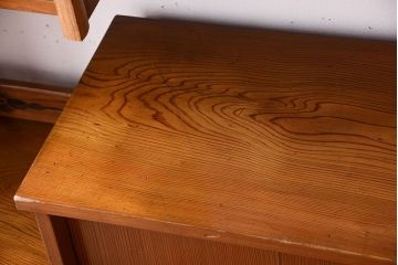 レトロ家具　昭和レトロ　古い木製のシンプルな飾り棚(茶棚)