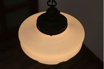 ジャンク品　大正ロマン!お洒落な陽刻ガラス天井照明