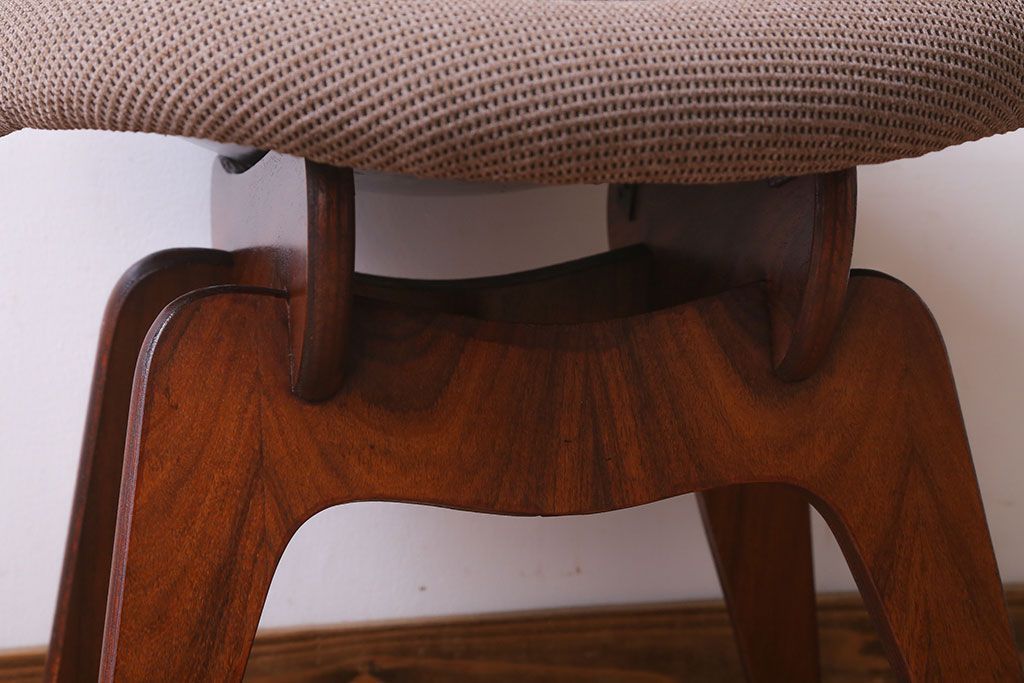 ヴィンテージ家具　ビンテージ　ミッドセンチュリースタイルのチェア(スツール)