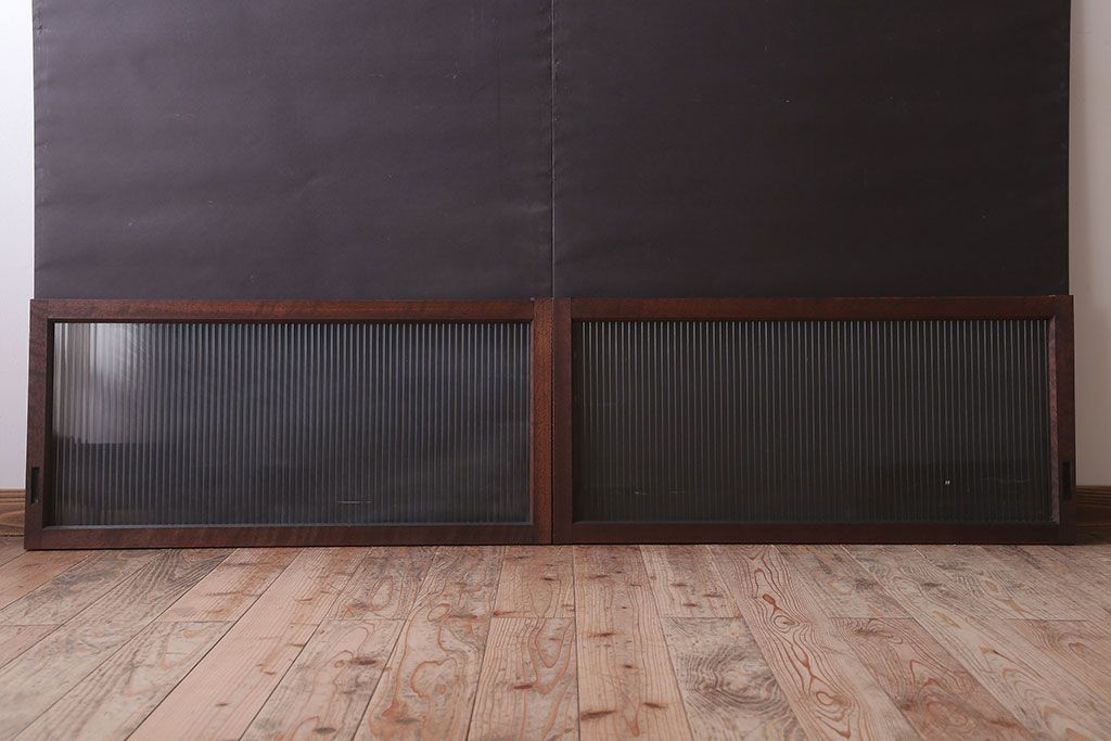 アンティーク　モールガラス入り!レトロな古い木味の引き戸2枚セット(窓)