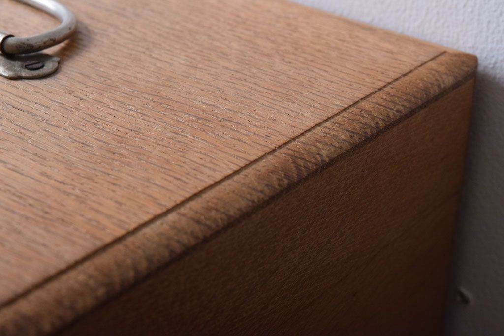 アンティーク雑貨　昭和レトロ　古い木製の小さな救急箱(木箱・小箱・小物収納箱)