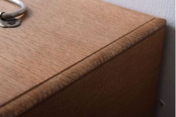 アンティーク雑貨　昭和レトロ　古い木製の小さな救急箱(木箱・小箱・小物収納箱)