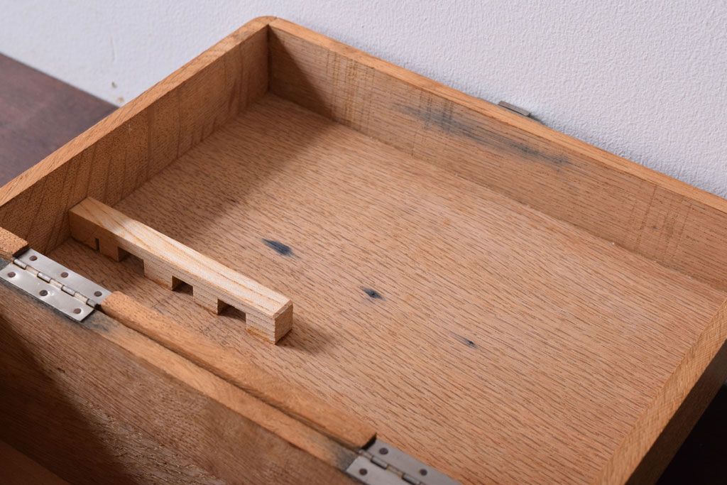 アンティーク雑貨　昭和レトロ　古い木製の小さな救急箱(木箱・小箱・小物収納箱)