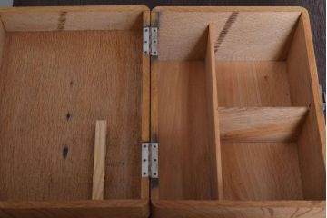 アンティーク雑貨　昭和レトロ　古い木製の小さな救急箱(木箱・小箱・小物収納箱)