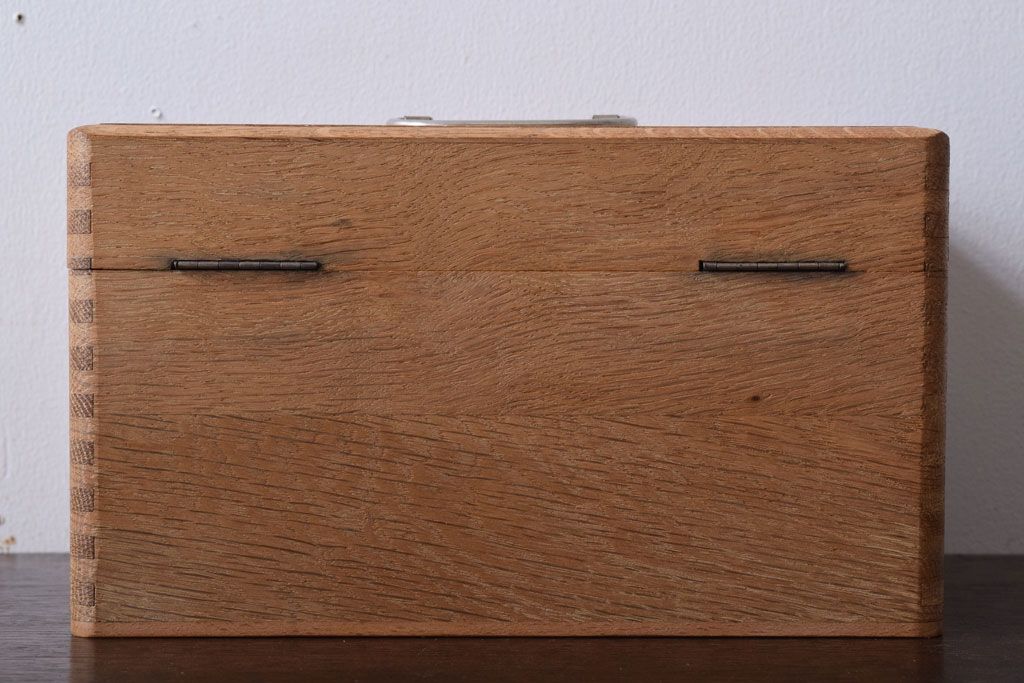アンティーク雑貨　昭和レトロ　古い木製の小さな救急箱(木箱・小箱・小物収納箱)