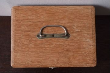 アンティーク雑貨　昭和レトロ　古い木製の小さな救急箱(木箱・小箱・小物収納箱)(2)