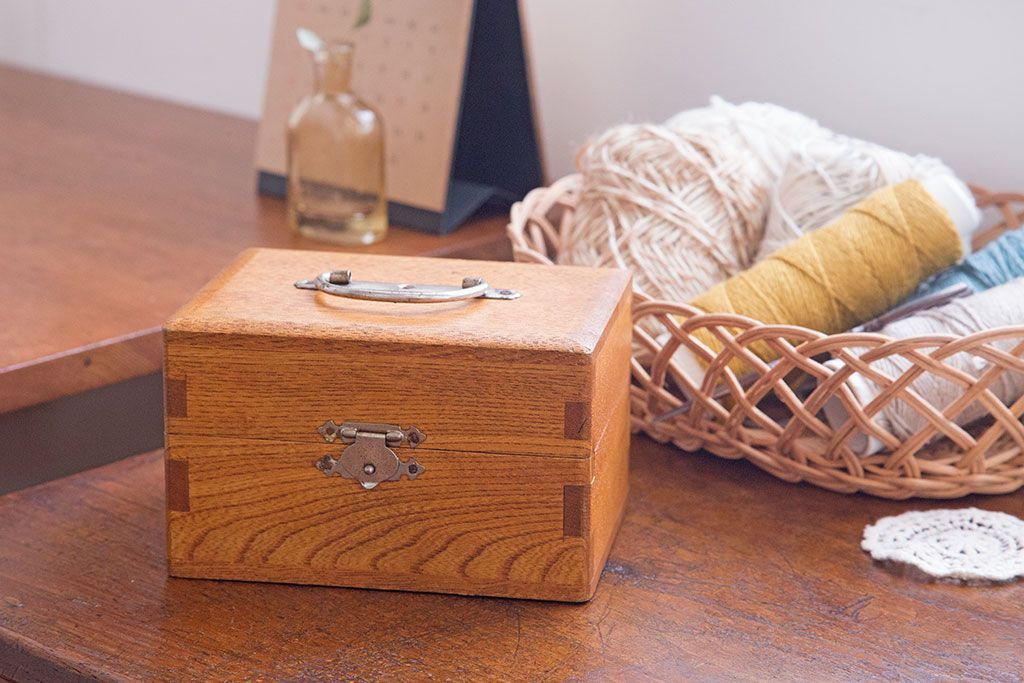 アンティーク雑貨　昭和レトロ　小さなアンティーク木箱(3)