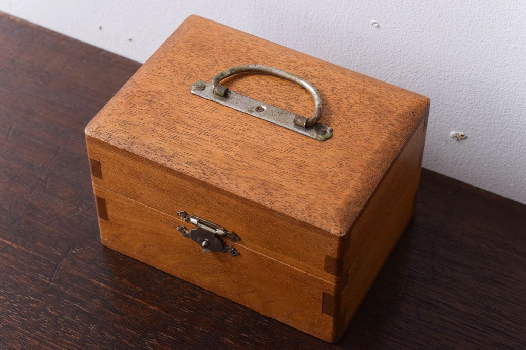 アンティーク雑貨　昭和レトロ　小さなアンティーク木箱(3)