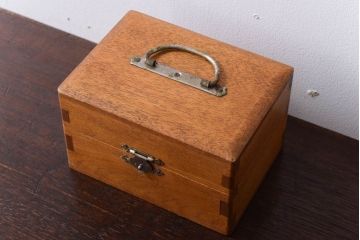 アンティーク雑貨　昭和レトロ　小さなアンティーク木箱(3)