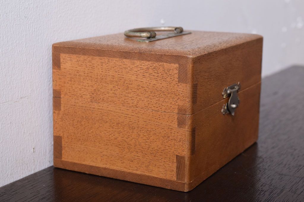 アンティーク雑貨　昭和レトロ　小さなアンティーク木箱(3)
