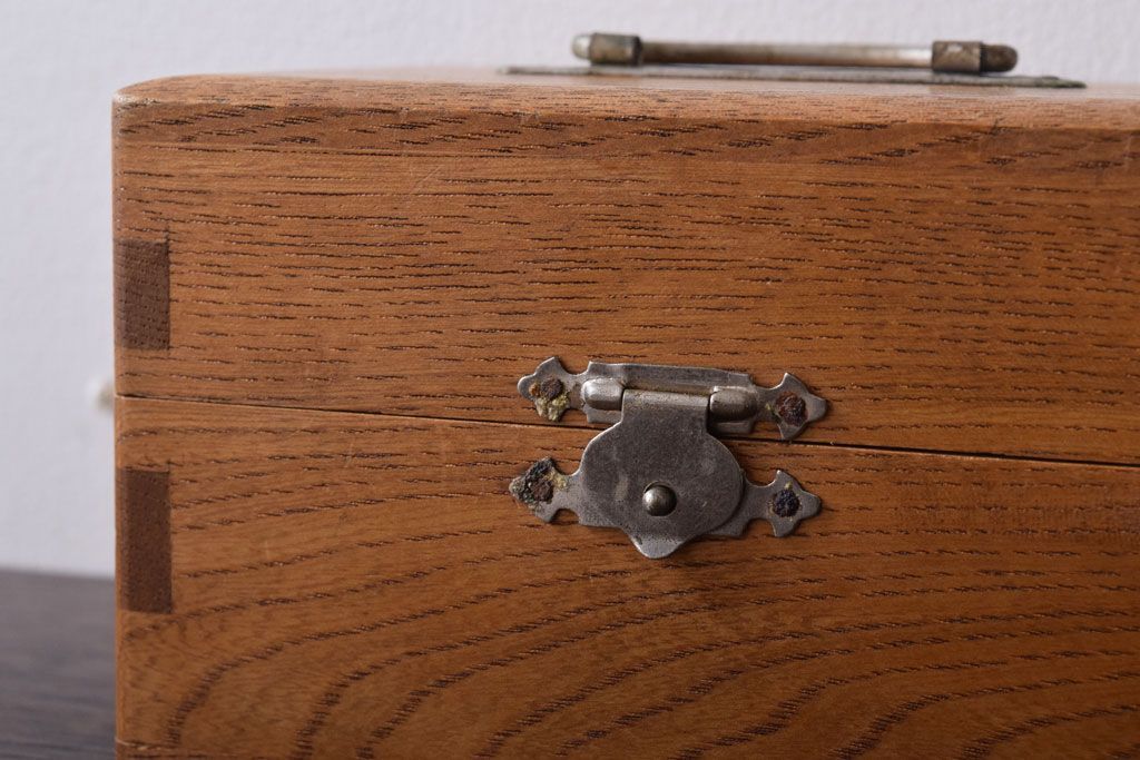 アンティーク雑貨　昭和レトロ　小さなアンティーク木箱(3)