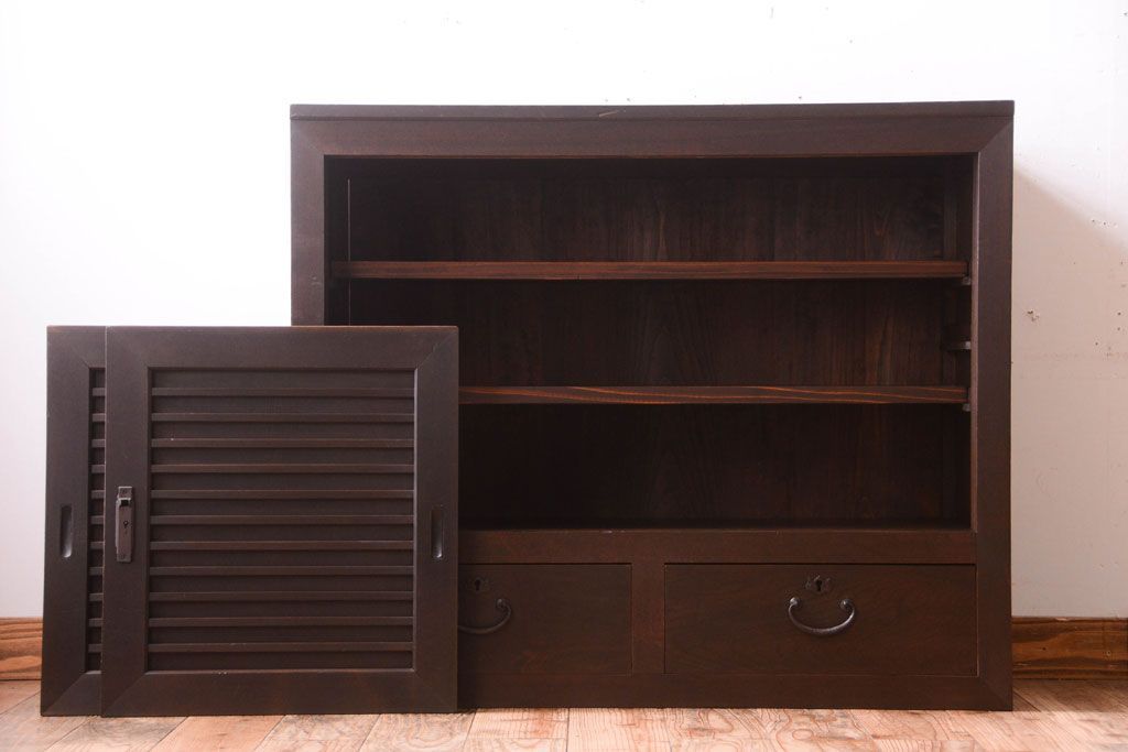 アンティーク家具　古民具・骨董　大正〜昭和期　横桟引き戸の収納箪笥