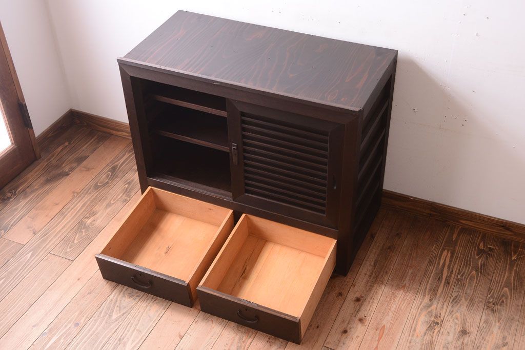 アンティーク家具　古民具・骨董　大正〜昭和期　横桟引き戸の収納箪笥