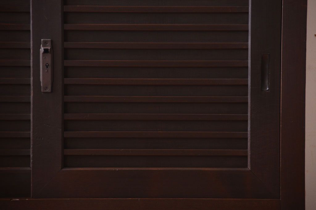 アンティーク家具　古民具・骨董　大正〜昭和期　横桟引き戸の収納箪笥