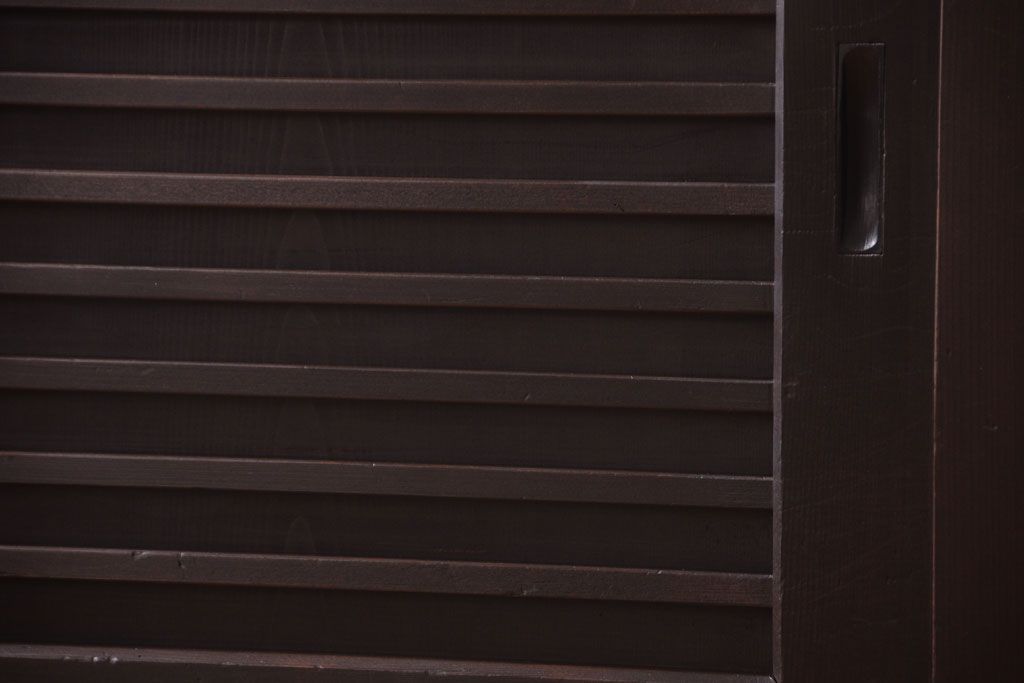 アンティーク家具　古民具・骨董　大正〜昭和期　横桟引き戸の収納箪笥