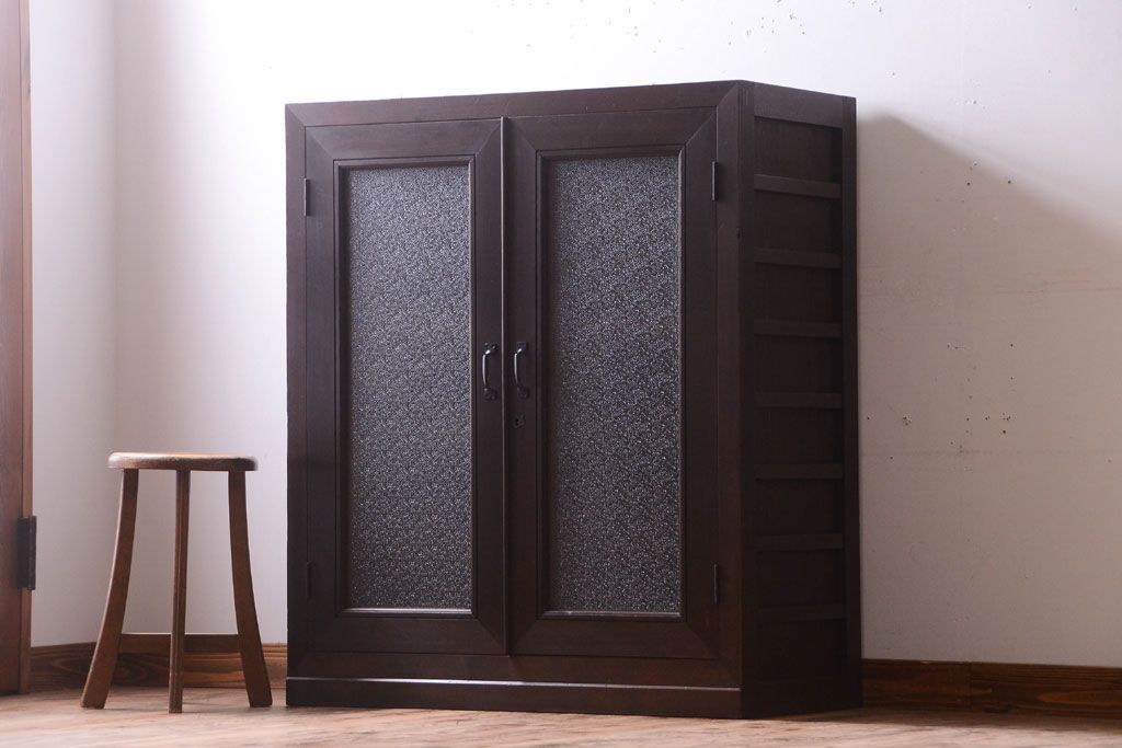 アンティーク家具　古民具・骨董　大正〜昭和期　ダイヤガラス入り!古い木製の収納棚