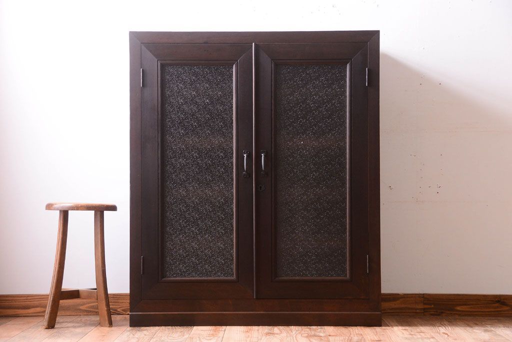 アンティーク家具　古民具・骨董　大正〜昭和期　ダイヤガラス入り!古い木製の収納棚