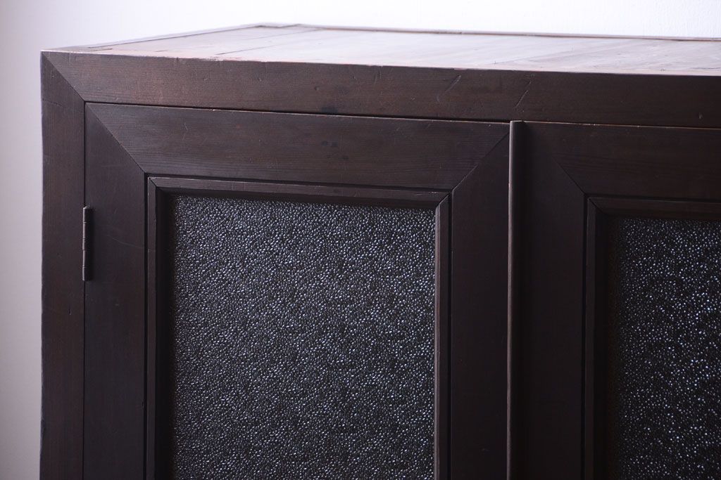 アンティーク家具　古民具・骨董　大正〜昭和期　ダイヤガラス入り!古い木製の収納棚