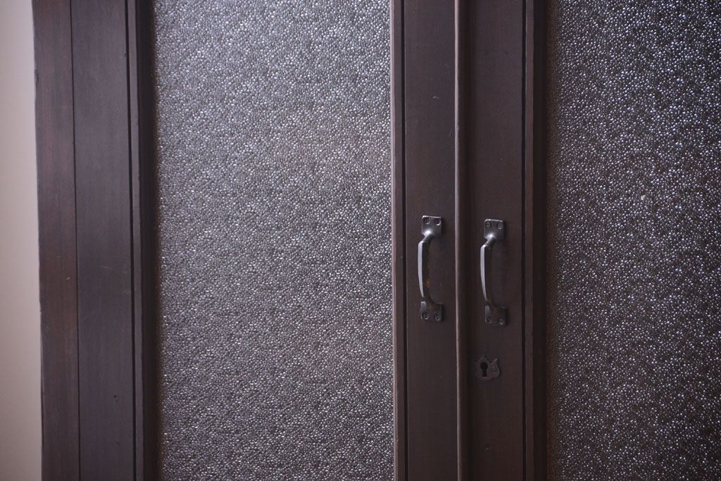 アンティーク家具　古民具・骨董　大正〜昭和期　ダイヤガラス入り!古い木製の収納棚