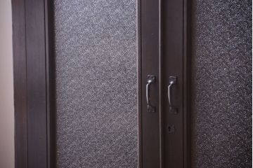 アンティーク家具　古民具・骨董　大正〜昭和期　ダイヤガラス入り!古い木製の収納棚