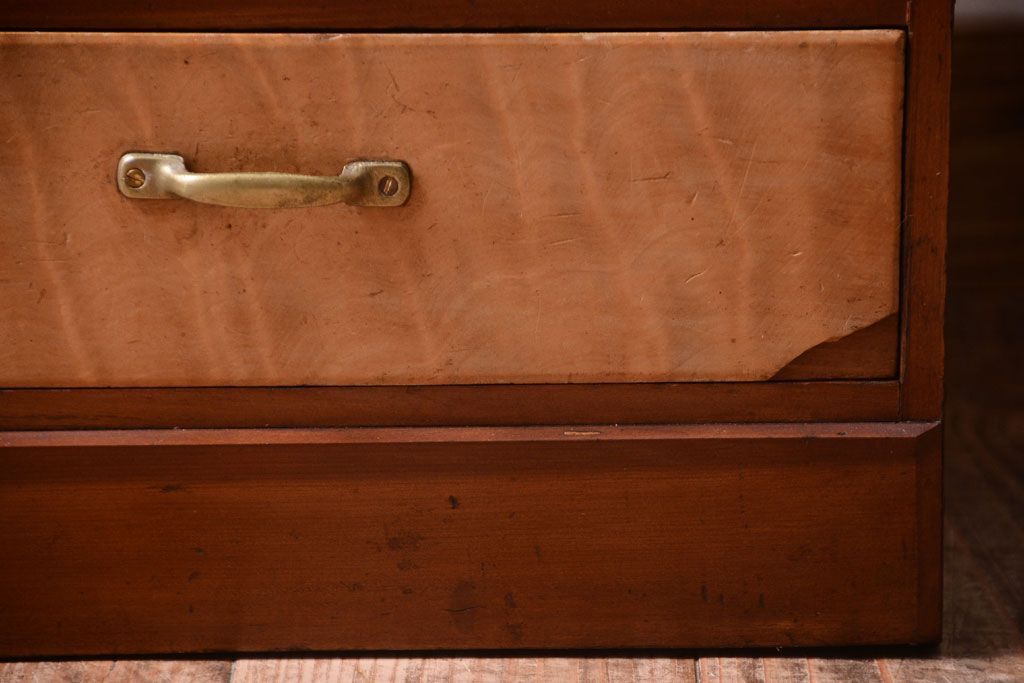 レトロ家具　昭和レトロ　古い木製のアンティーク7杯小引き出し