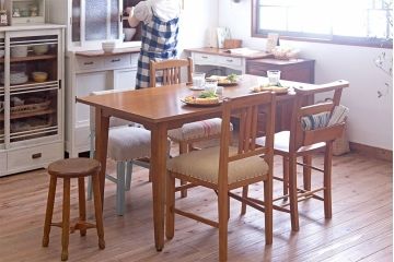 レトロ家具　 和製アンティーク　古い木製のレトロなシンプルチェア