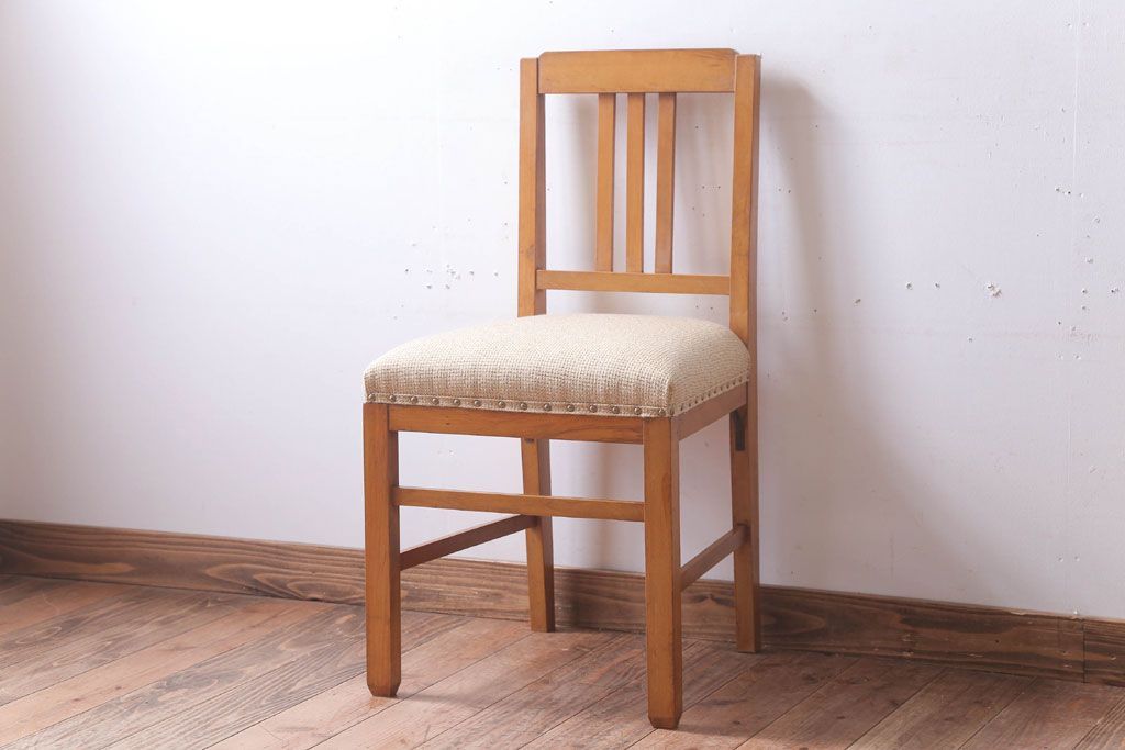 レトロ家具　 和製アンティーク　古い木製のレトロなシンプルチェア