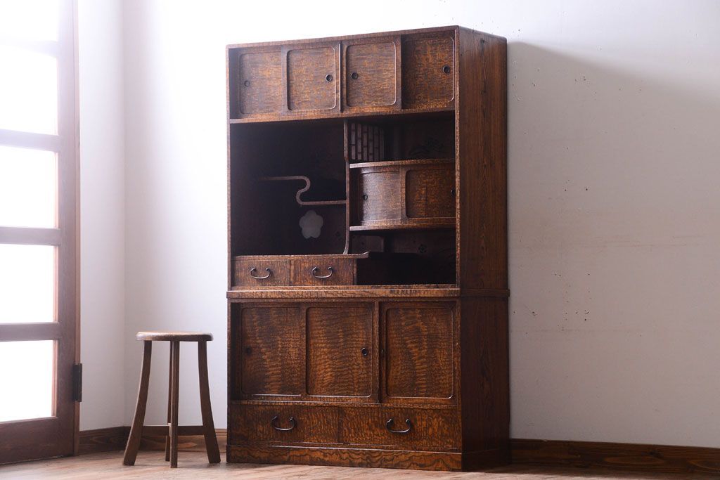 アンティーク家具　和製アンティーク　透かし彫り!前面タモ材の重ね茶箪笥