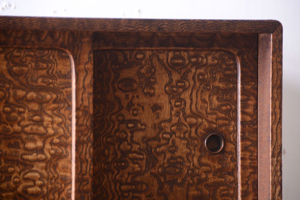 アンティーク家具　和製アンティーク　透かし彫り!前面タモ材の重ね茶箪笥