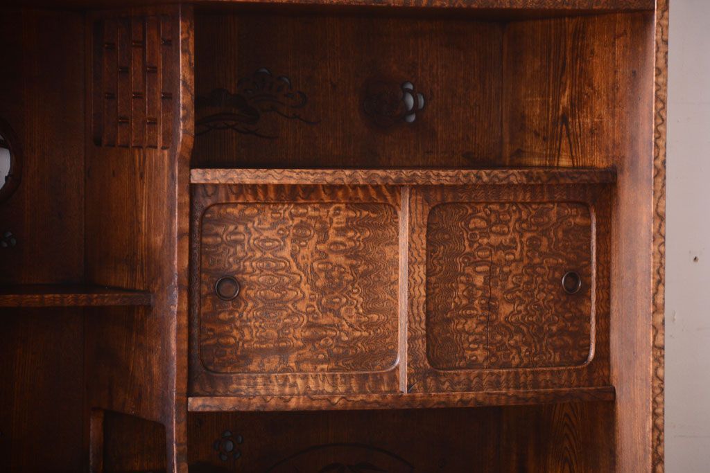 アンティーク家具　和製アンティーク　透かし彫り!前面タモ材の重ね茶箪笥