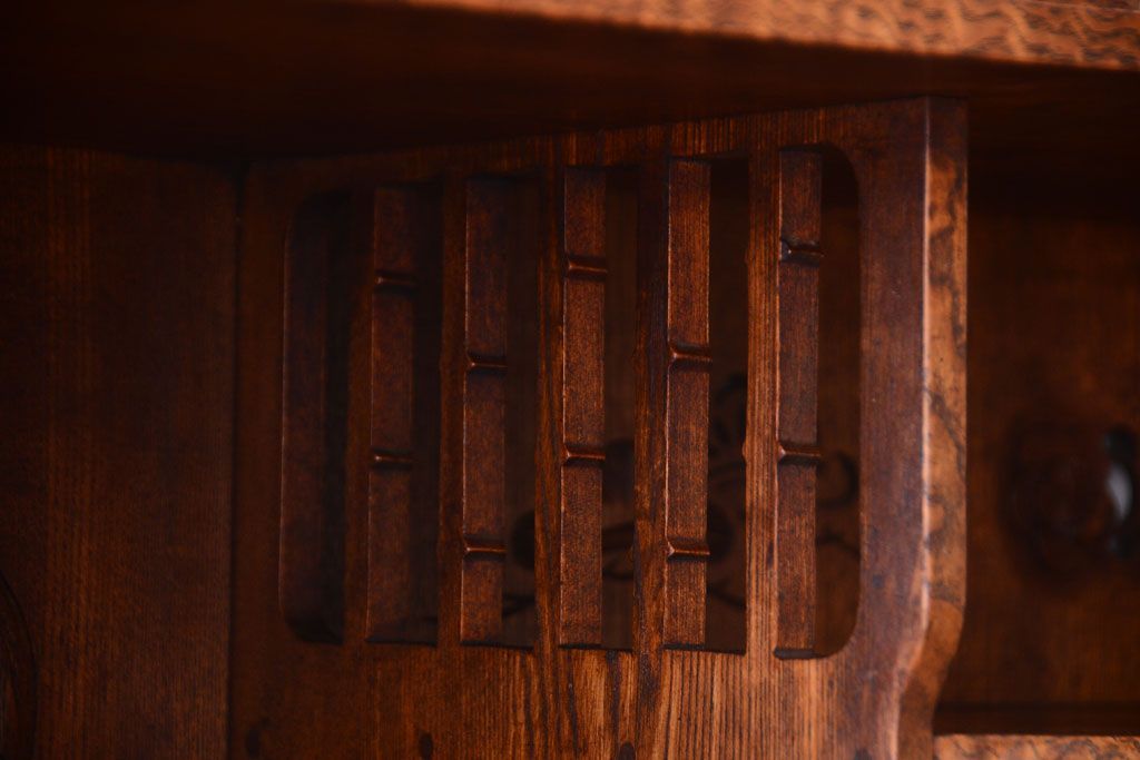 アンティーク家具　和製アンティーク　透かし彫り!前面タモ材の重ね茶箪笥