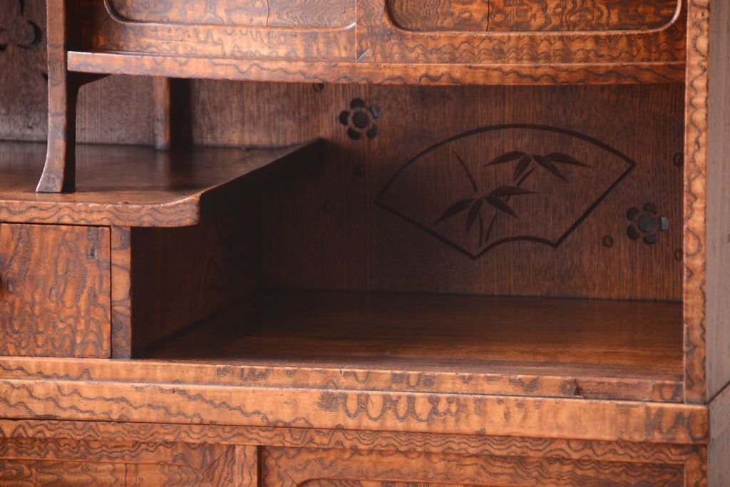アンティーク家具　和製アンティーク　透かし彫り!前面タモ材の重ね茶箪笥