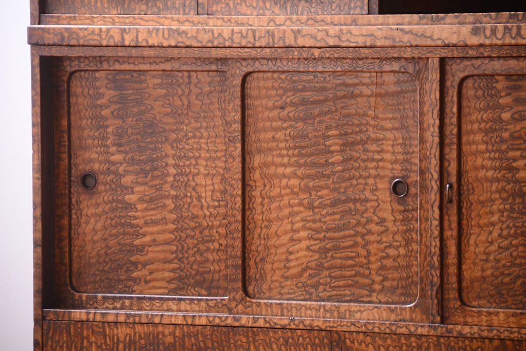 アンティーク家具　和製アンティーク　透かし彫り!前面タモ材の重ね茶箪笥